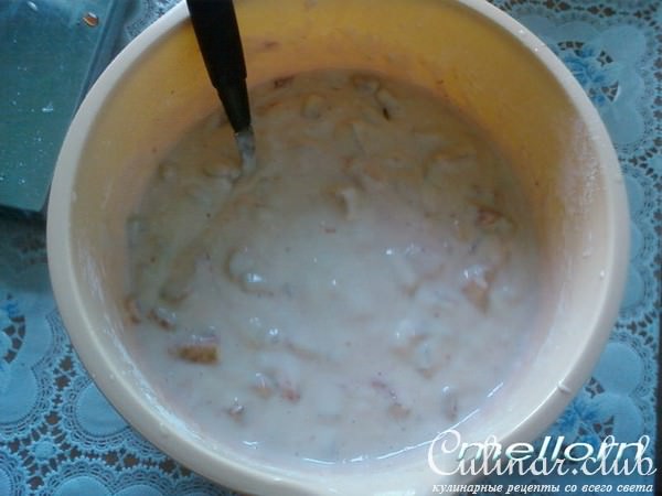 Йогуртовый кекс из ревеня и клубники