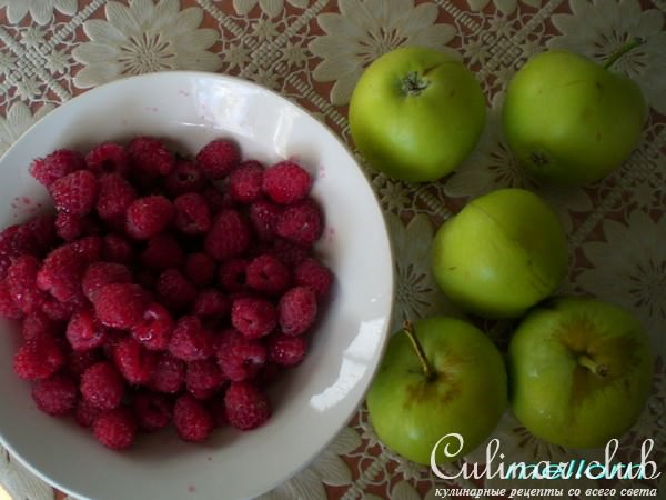 Песочный пирог с яблоками и малиной