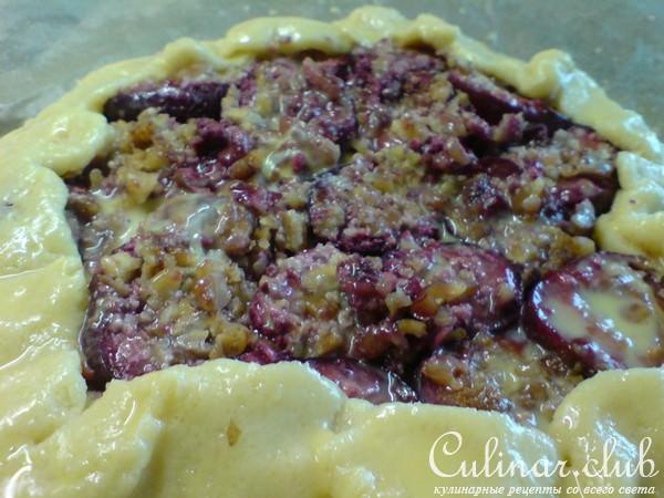 Галета с печёными сливами в меду,с грецкими орехами и корицей