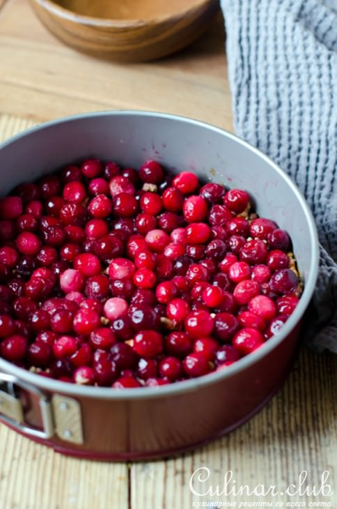 Пирог с клюквой и грецкими орехами