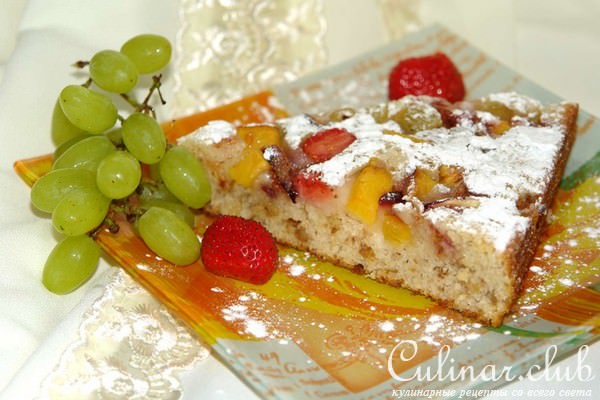 Манник с грецкими орехами и фруктами