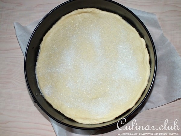 Узорчатый пирог с сахаром