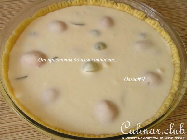 Нежный пирог с абрикосами и виноградом