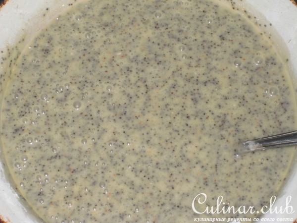 Скорый пирог со сгущенкой и маком.