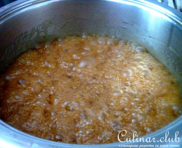 Медовый пирог с яблоками (мультиварка)