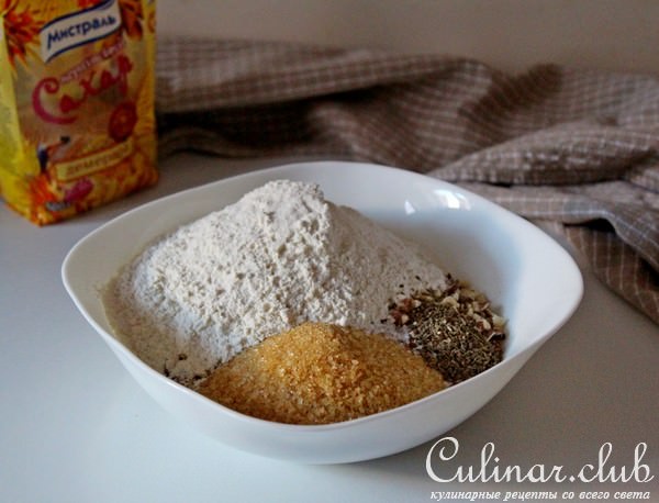 Пряный крамбл с яблоком и бананом