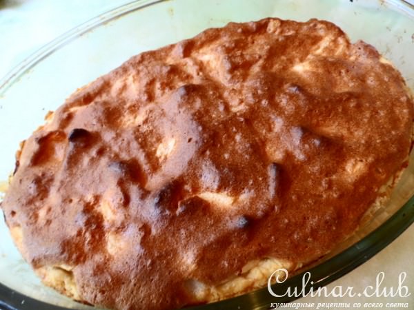 Яблочный пирог под заливкой.
