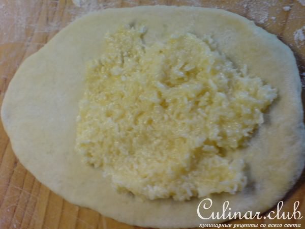 Лимонные витые булочки с кокосовой начинкой