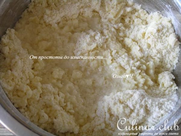 Нежный пирог с абрикосами и виноградом