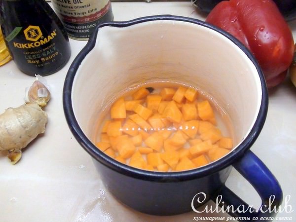 Морковный соус с чесноком и имбирём.