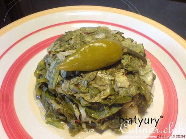 Салат, маринованный с липовыми листьями