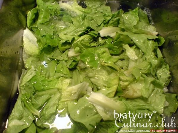 Салат, маринованный с липовыми листьями