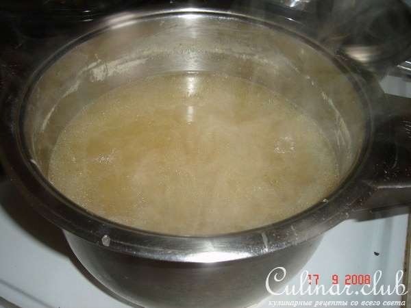 Гороховый суп с куринными крылышками 