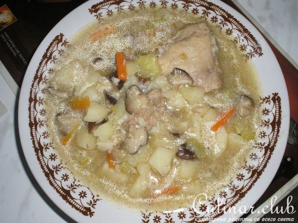 Грибной суп с кабачками и китайским акцентом
