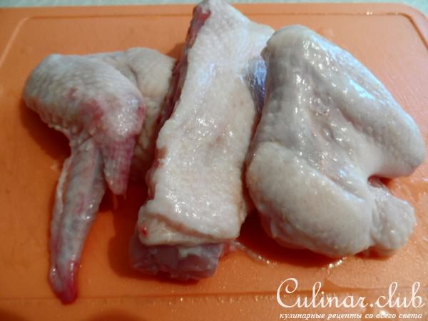 Суп с яичной лапшой и потрошками.