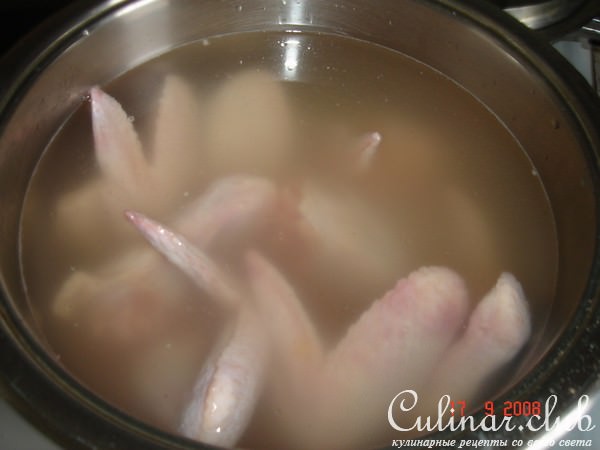 Гороховый суп с куринными крылышками 