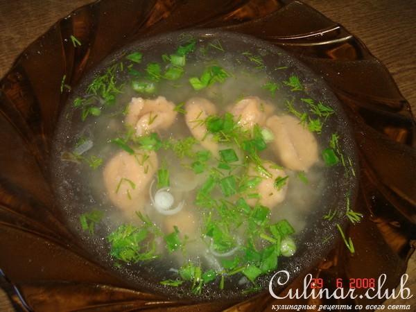 Лёгкий супчик с розовыми клёцками
