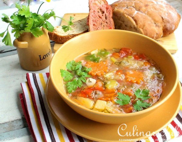 Овощной, летний супчик с томатно-чесночными гренками 