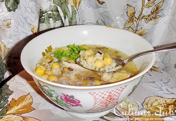 Суп из бараньего гороха с курицей / Shourabit djaj mah hommous