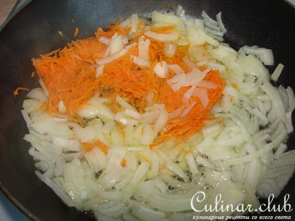 Щи из кислой капусты с потрошками. 