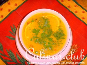 Горячий карибский суп с курицей и кокосовым молоком