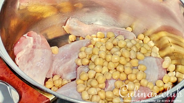 Суп из бараньего гороха с курицей / Shourabit djaj mah hommous