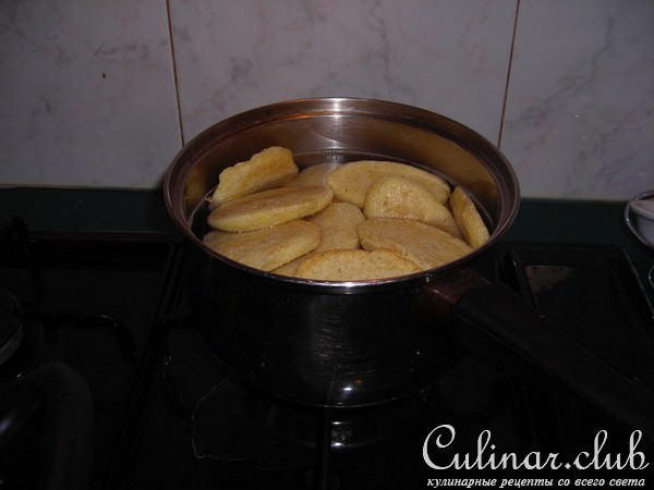 Бульон с блинчиками из манки