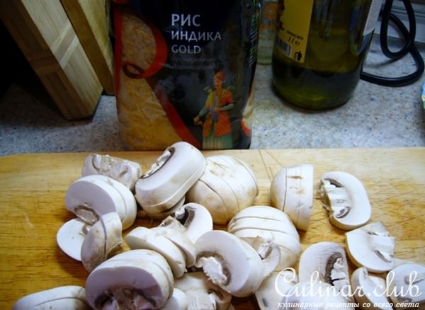 Кокосовый суп с лососем и шампиньонами 