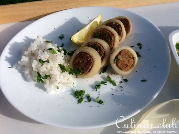 Тайский суп с фаршированными кальмарами