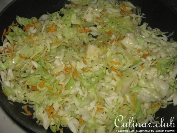 Суп с охотничьими колбасками и фасолью.