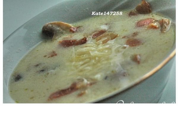 Нежный грибной суп с беконом