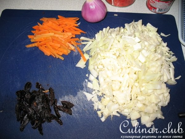 Постный быстрый борщ с грибами и черносливом