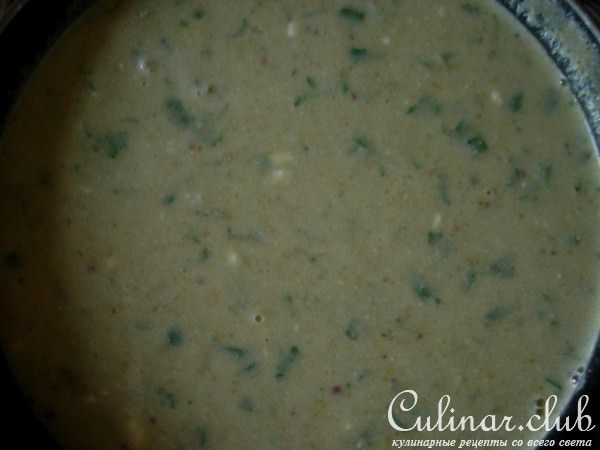 Лимонный суп-пюре с овощами и фисташками.