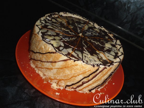 Миндальный торт со сливочным кремом и личи "С Днем Рождения, Леночка!!"