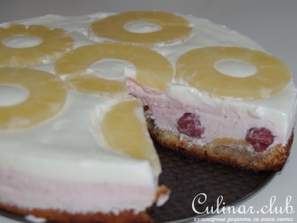 клубничный торт с ананасами