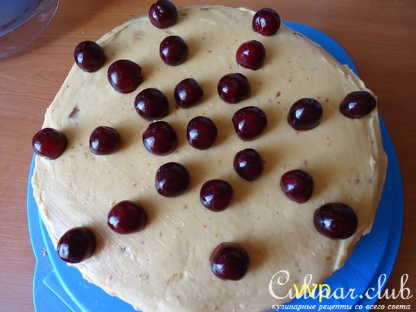 То ли шарлотка,то ли торт Вишенка 