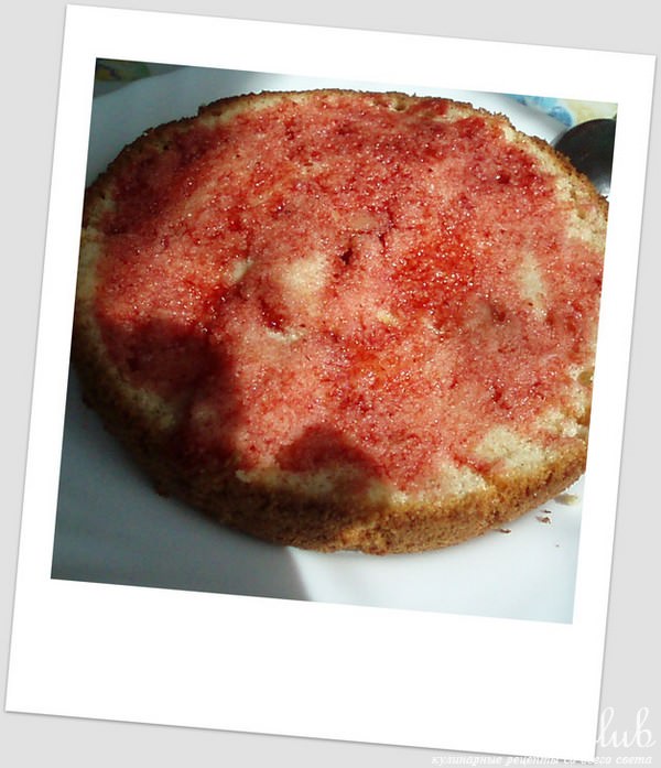Торт со сливками и клубникой