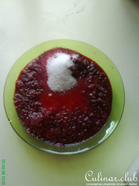СМЕТАННИК С КЛЮКВОЙ