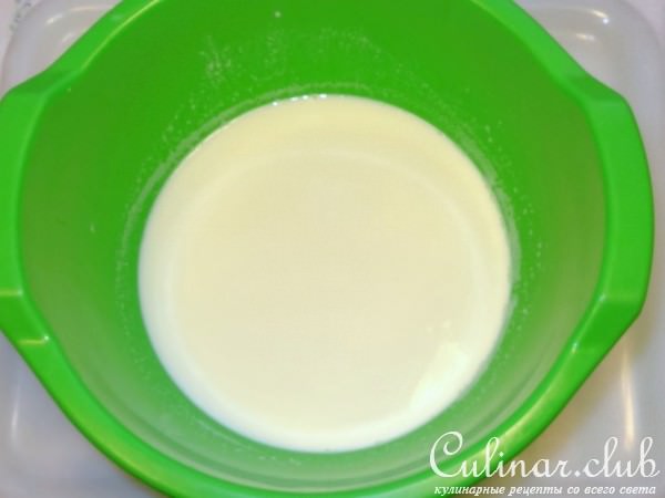 Пасхальный кулич c изюмом и цукатами