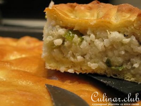 пирог с рисом и солеными огурцами
