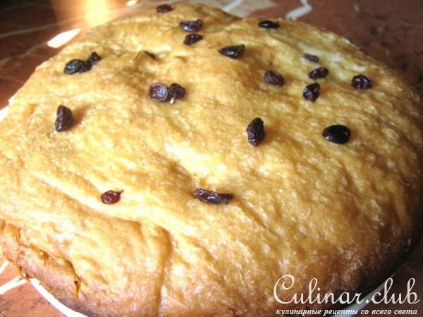 Пасхальный кулич с изюмом