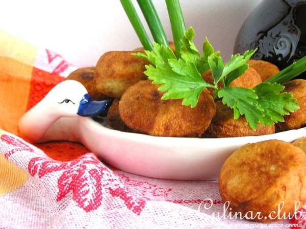 Пончики-пирожки с зеленью и сырами.