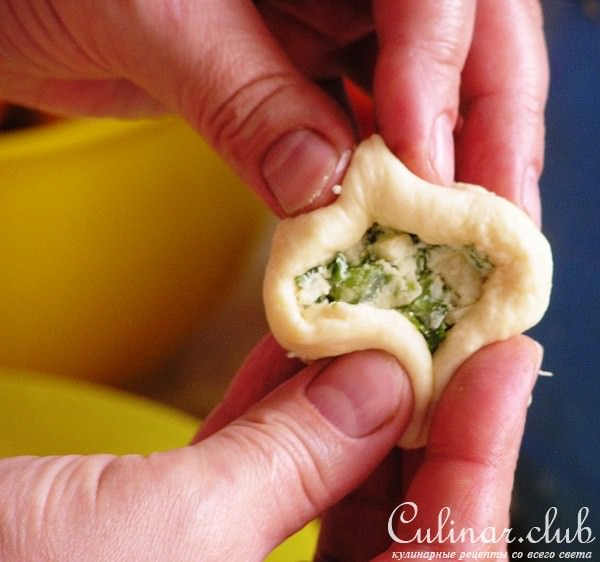 Пончики-пирожки с зеленью и сырами.