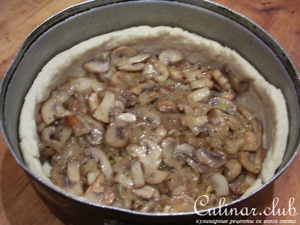Флан с грибами и луком