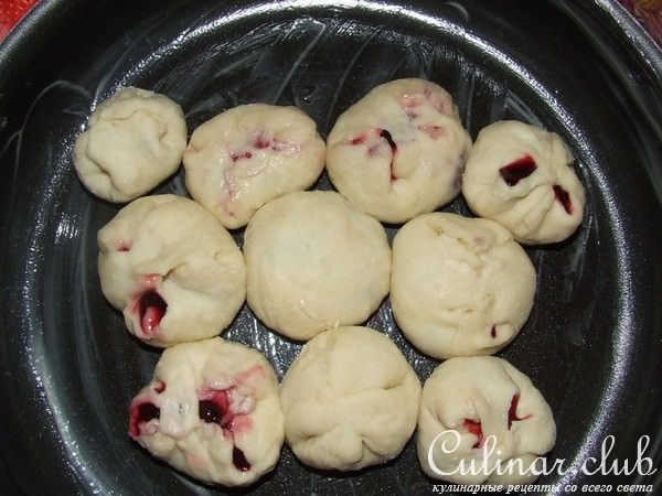 Пирожки с вишней