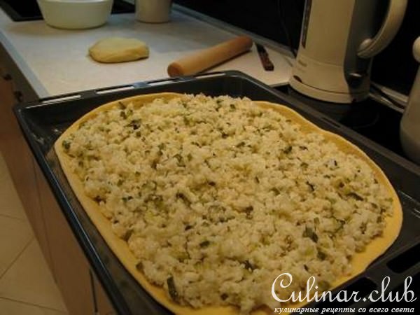 пирог с рисом и солеными огурцами