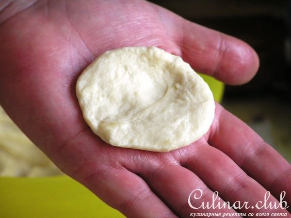 Пончики-пирожки с зеленью и сырами.