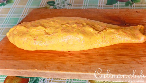 Рыба и курица в морковном тесте.