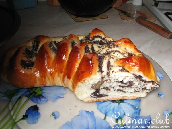 Рулет с маком и изюмом