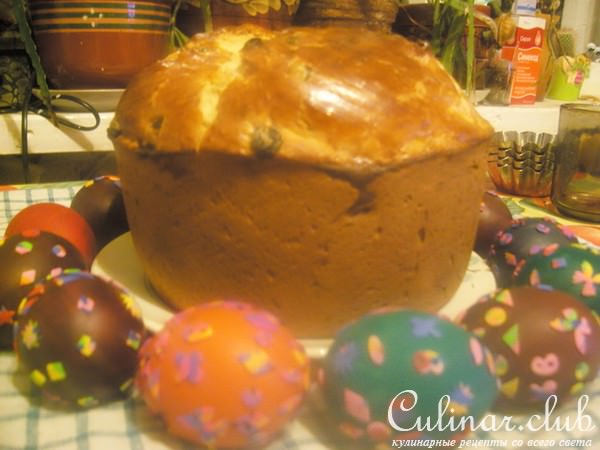 Кулич с орехами и курагой